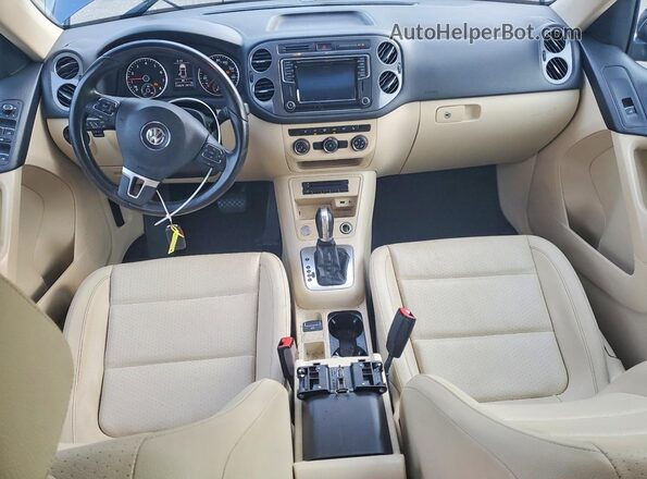 WVGAV7AX8GW561589 2016 VOLKSWAGEN TIGUAN Blue Vista del salpicadero