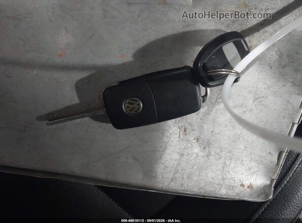 WVGBV7AX2GW523912 2016 VOLKSWAGEN TIGUAN White Vista del salpicadero