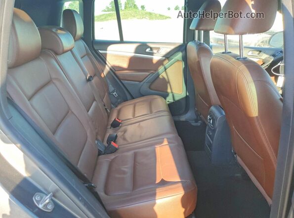 WVGJV7AX3GW607961 2016 VOLKSWAGEN TIGUAN Blue უკანა სალონის ხედი