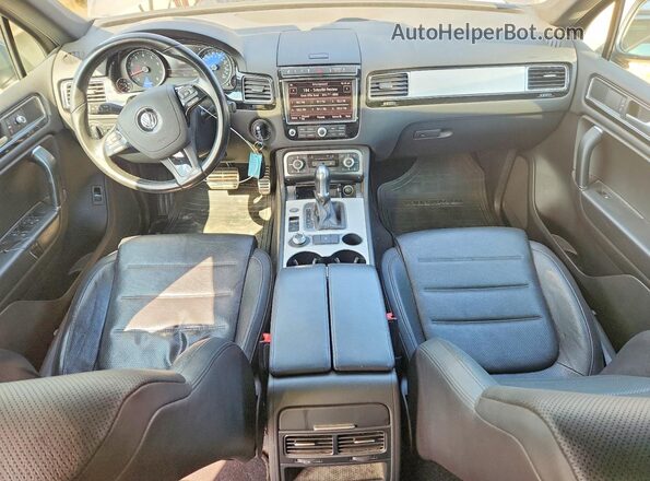 WVGRF7BP3HD006514 2017 VOLKSWAGEN TOUAREG Gray Սարքավորումների վահանակի տեսք