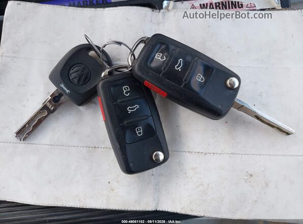 WVGRV7AX9HW503656 2017 VOLKSWAGEN TIGUAN White Առջևի վահանակի տեսք