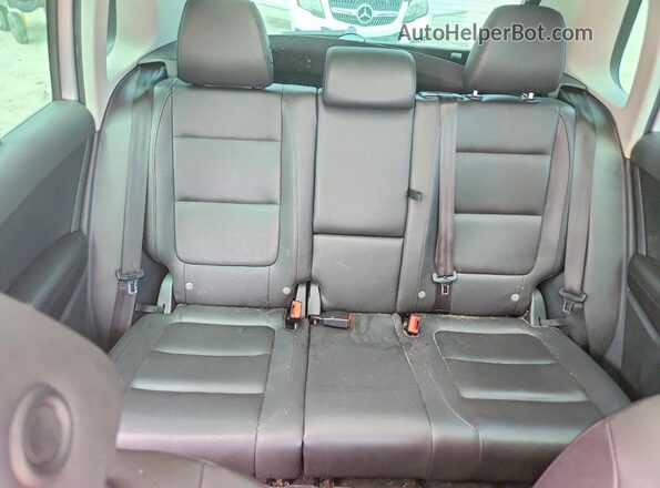 WVGSV7AX0HK012319 2017 VOLKSWAGEN TIGUAN Серебряный Вид задних сидений