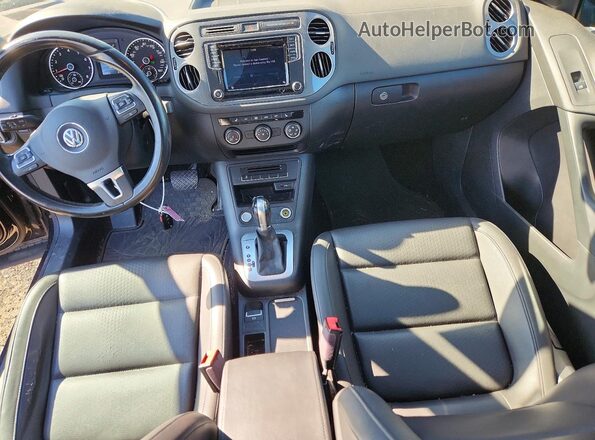 WVGSV7AX3HK020981 2017 VOLKSWAGEN TIGUAN Black Առջևի վահանակի տեսք