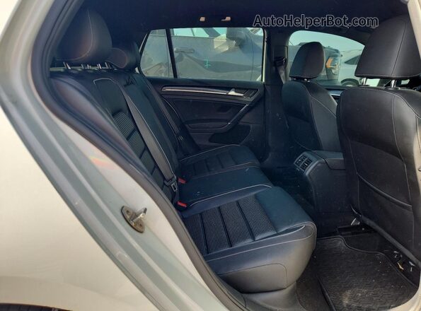 WVWVA7AU3KW143375 2019 VOLKSWAGEN GOLF White Vista de los asientos traseros