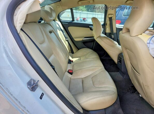 YV140MTL2H2426510 2017 VOLVO S60 White Vista de los asientos traseros