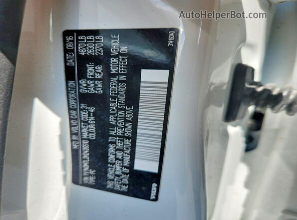 YV140MTL2H2426510 2017 VOLVO S60 White Vista del compartimento del motor
