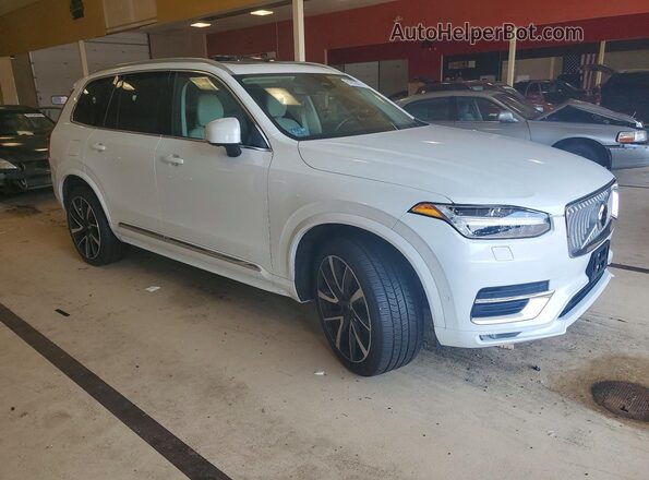 YV40621N1P1903389 2023 VOLVO XC90 Белый Передняя правая четверть