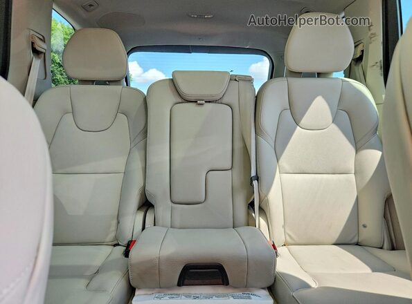 YV4062PEXR1244612 2024 VOLVO XC90 Blue Vista de los asientos traseros