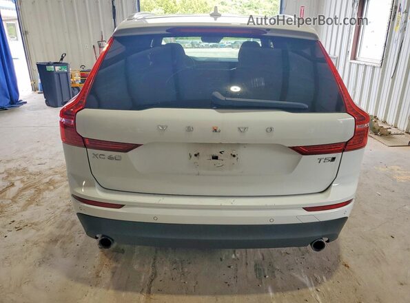 YV4102RK7L1583232 2020 VOLVO XC60 White წინა სალონის ხედი