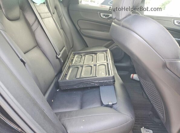 YV4102RKXM1711013 2021 VOLVO XC60 Черный Вид задней части салона