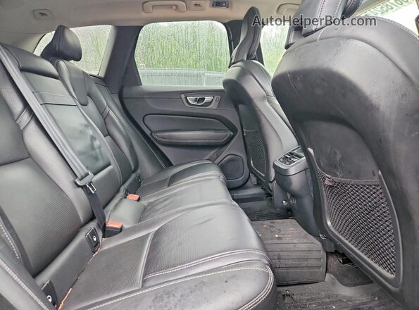 YV4102RL1M1696541 2021 VOLVO XC60 Gray Vista interior trasera