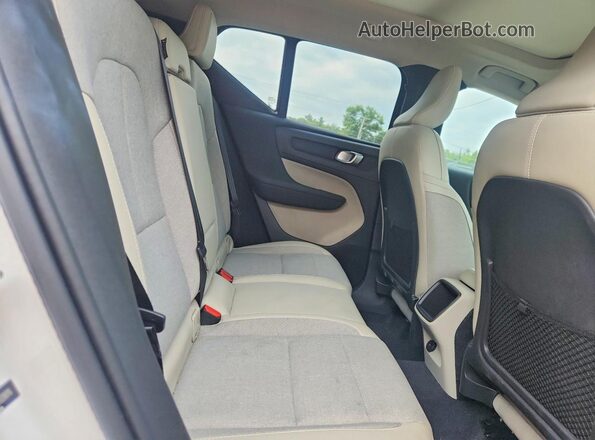 YV4162UK6L2223076 2020 VOLVO XC40 Белый Вид задних сидений