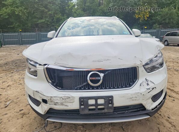 YV4162UK6L2223076 2020 VOLVO XC40 Белый Вид спереди