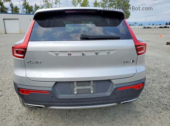 YV4162UL0K2115902 2019 VOLVO XC40 Silver Вид ззаду