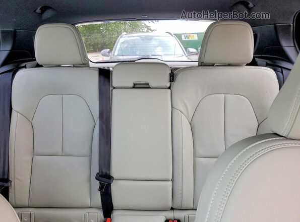 YV4162UL0K2115902 2019 VOLVO XC40 Silver Вид задніх сидінь
