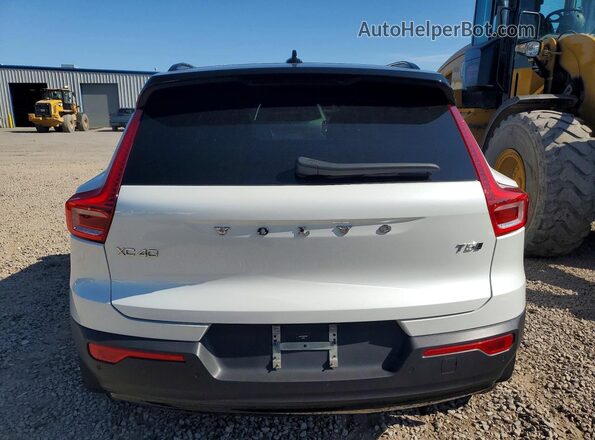 YV4162UM1M2616857 2021 VOLVO XC40 White Rear view