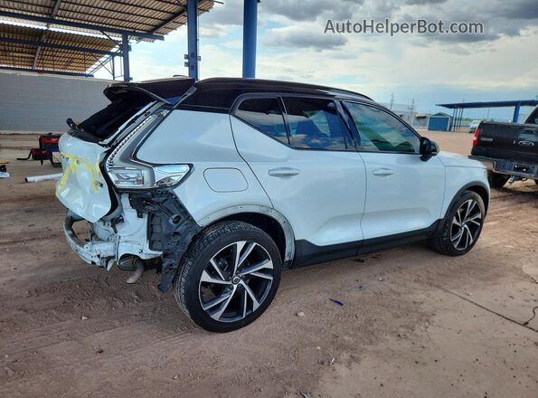 YV4162UM9M2541566 2021 VOLVO XC40 White Հետևի աջ
