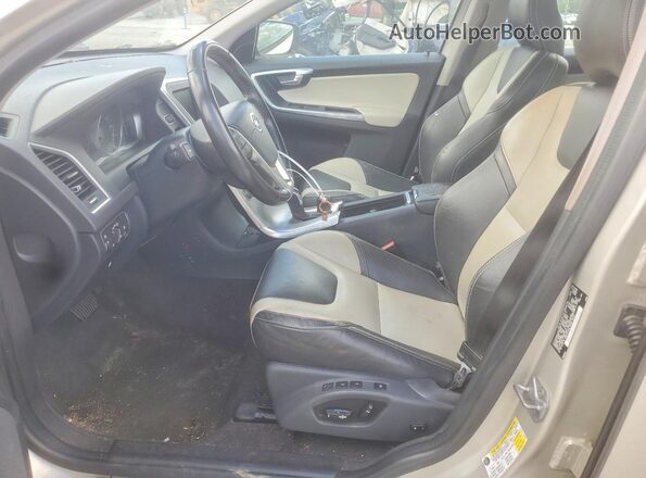 YV440MDJ5H2093588 2017 VOLVO XC60 Tan Front interior view