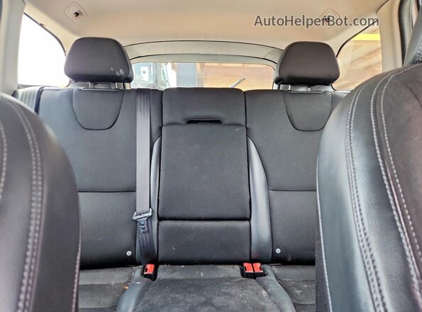 YV440MDJ6H2075715 2017 VOLVO XC60 Серебряный Вид задних сидений
