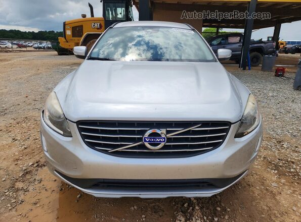 YV440MDJ6H2075715 2017 VOLVO XC60 Серебряный Вид спереди