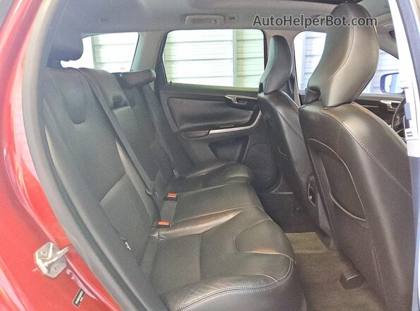 YV440MDK2G2927274 2016 VOLVO XC60 Red Rear seats view
