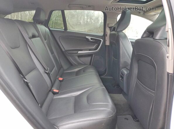 YV440MWKXJ2044298 2018 VOLVO V60 White Вид задніх сидінь
