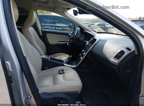 YV449MRK0G2884018 2016 VOLVO XC60 Silver წინა სალონის ხედი
