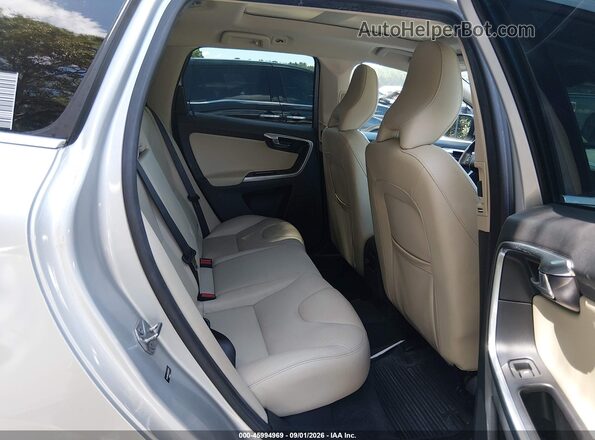 YV449MRK0G2884018 2016 VOLVO XC60 Silver VIN კოდის სტიკერის ხედი