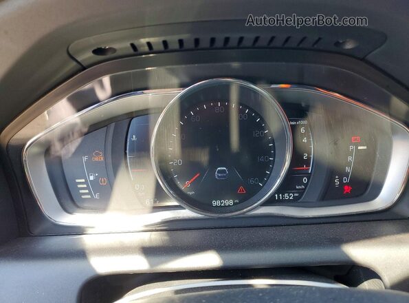 YV449MRM3G2879204 2016 VOLVO XC60 Silver ხელსაწყოთა პანელის ხედი