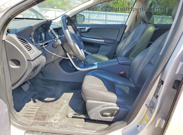 YV449MRM3G2879204 2016 VOLVO XC60 Silver წინა სალონის ხედი