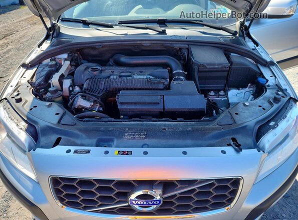 YV4612NK2G1270622 2016 VOLVO XC70 Silver Engine compartment view
