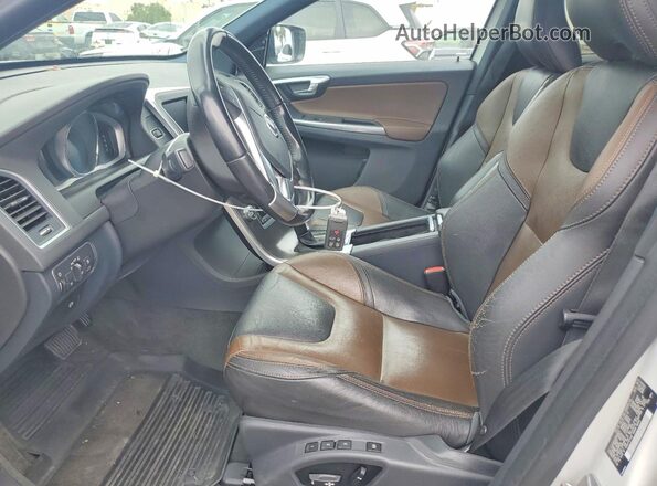 YV4612RK9G2819074 2016 VOLVO XC60 White Вид салону спереду