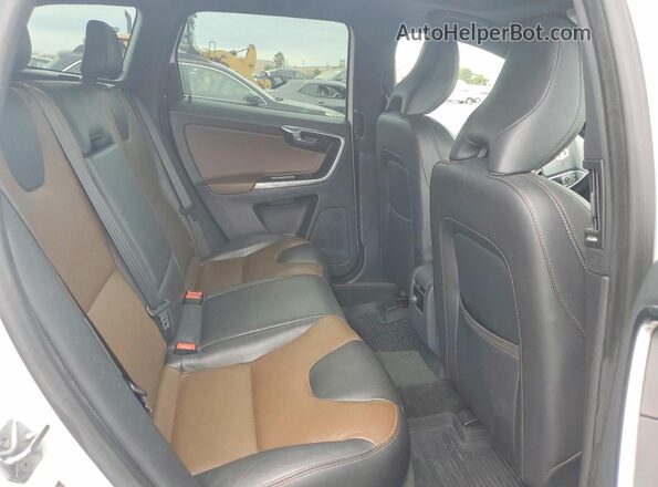 YV4612RK9G2819074 2016 VOLVO XC60 White Вид задньої частини салону