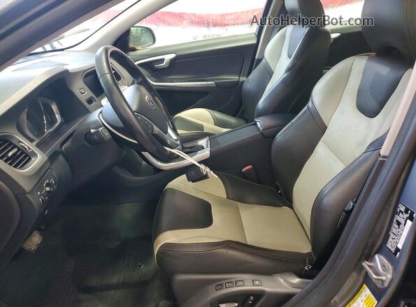 YV4612UM3G2000571 2016 VOLVO S60 Gray Front interior view