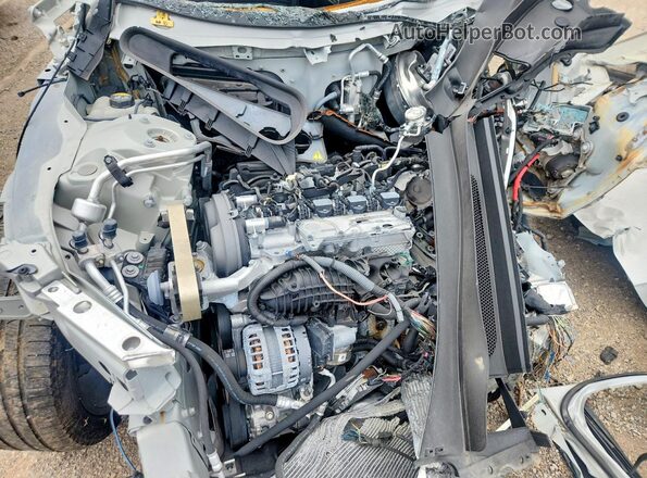YV4A221L3N1832031 2022 VOLVO XC90 Gray Vista interior trasera