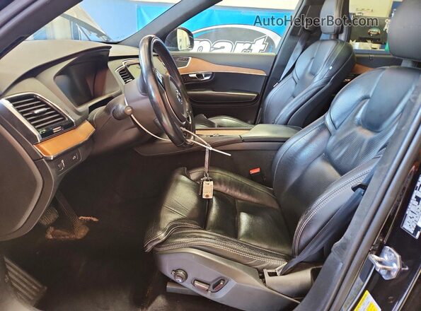YV4A22PL9J1364680 2018 VOLVO XC90 Black Вид салону спереду