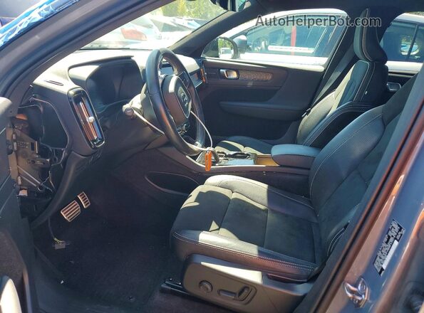 YV4ED3UR0M2576800 2021 VOLVO XC40 Gray Vista interior delantera
