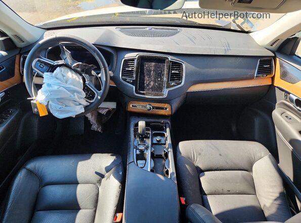 YV4H60CN3P1967356 2023 VOLVO XC90 Белый Вид панели приборов