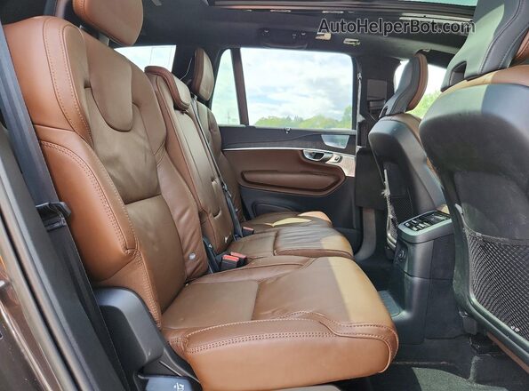 YV4H60CX7P1976952 2023 VOLVO XC90 Brown Vista interior trasera