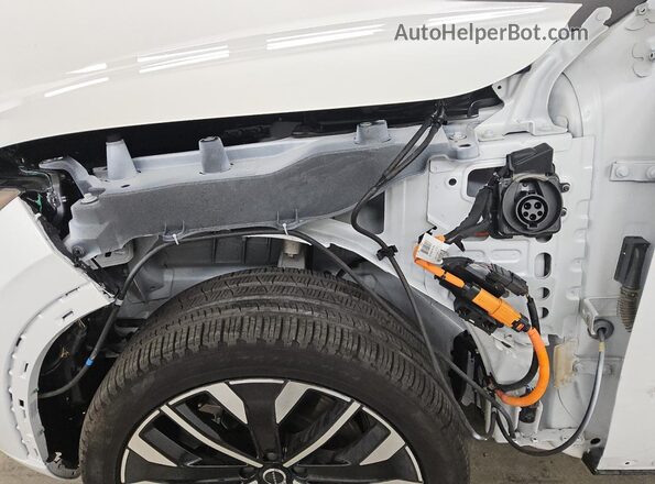 YV4H60PB8S1377632 2025 VOLVO XC90 Белый 