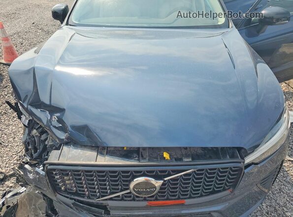 YV4H60RC1S1017351 2025 VOLVO XC60 Blue Vista del compartimento del motor