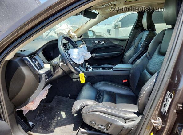 YV4L12RL0N1910930 2022 VOLVO XC60 Gray Вид салону спереду