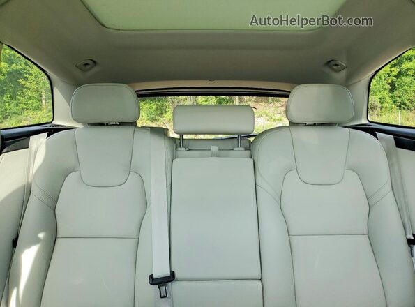 YV4L12RL4R1756924 2024 VOLVO XC60 White Вид задніх сидінь