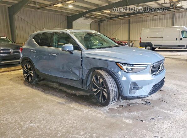 YV4L12UA1P2015188 2023 VOLVO XC40 Gray Передня права чверть
