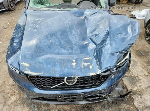 YV4L12UC3T2805460 2026 VOLVO XC40 Blue Engine compartment view