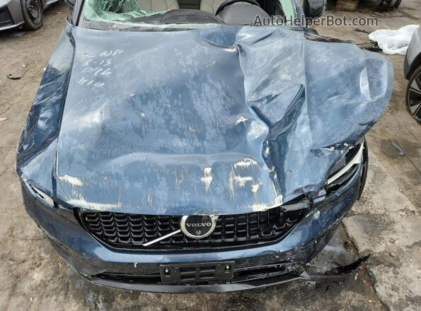 YV4L12UC3T2805460 2026 VOLVO XC40 Blue 