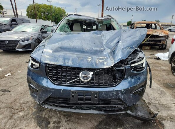 YV4L12UC3T2805460 2026 VOLVO XC40 Blue Front view