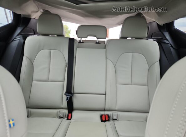 YV4L12UC3T2805460 2026 VOLVO XC40 Blue 