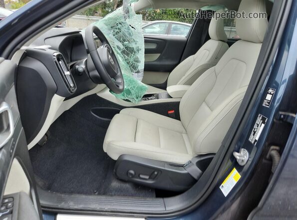 YV4L12UC3T2805460 2026 VOLVO XC40 Blue 