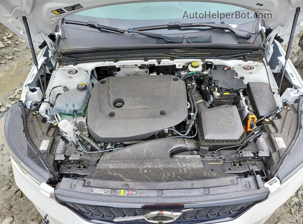 YV4L12UC4S2472023 2025 VOLVO XC40 White Engine compartment view